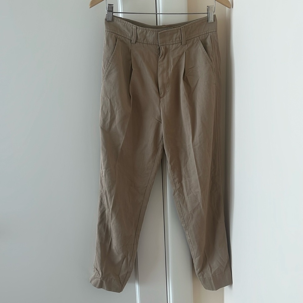 Everlane The Draper Tapered Pant in Buttersmooth Size 2 Tan